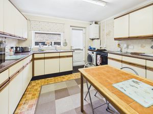 Breakfast Kitchen- click for photo gallery